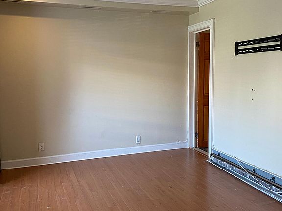 3rd image of 256 Calhoun Ave #1