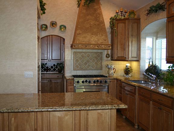 Gourmet kitchen with granite, Viking range, SubZero Refrig, Bosch quiet D/W 