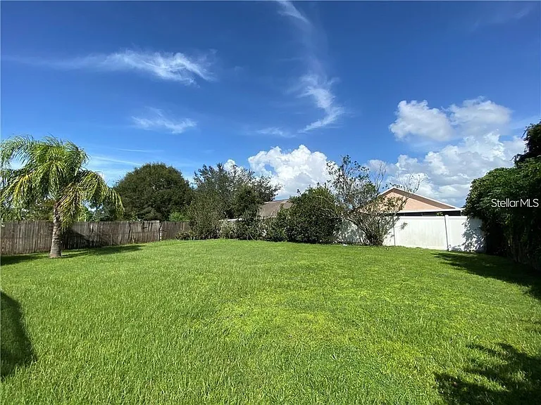 2476 Shelby Cir — Photo 18
