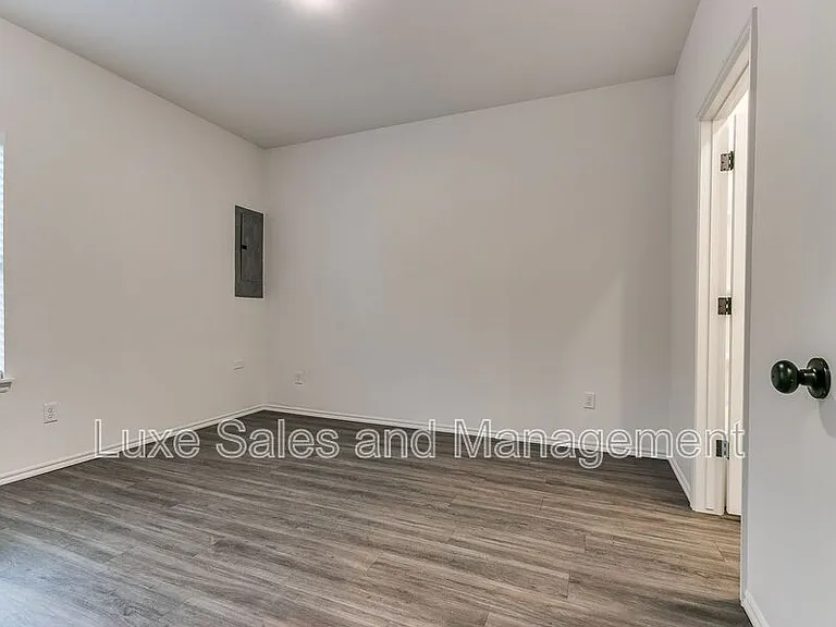 8012 NW 110th Dr — Photo 21