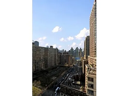 Sold by Corcoran | media 14