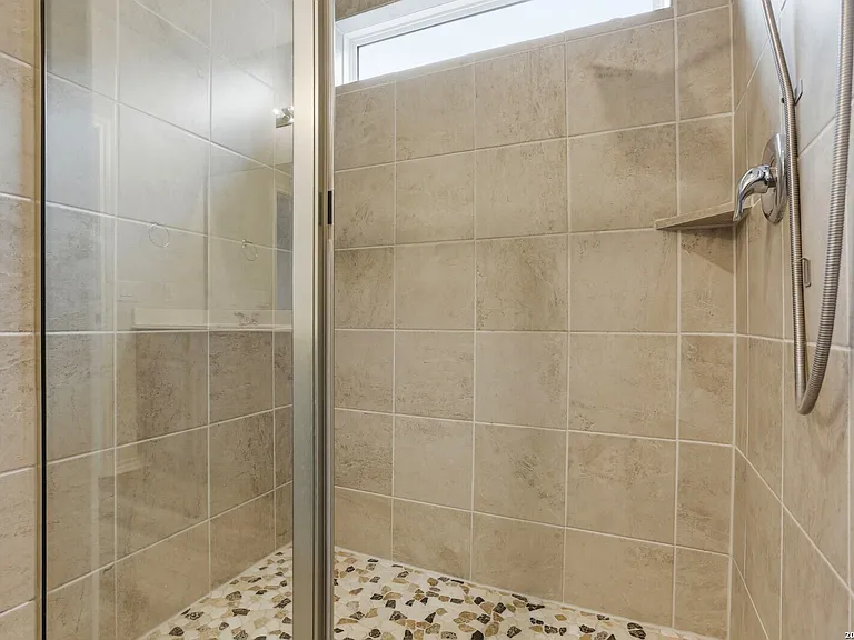 12611 Auriga — Photo 19