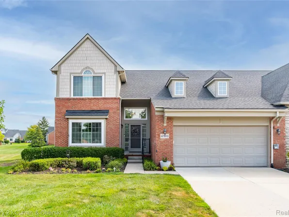 47810 Vistas Circle Dr S, Canton, MI 48188