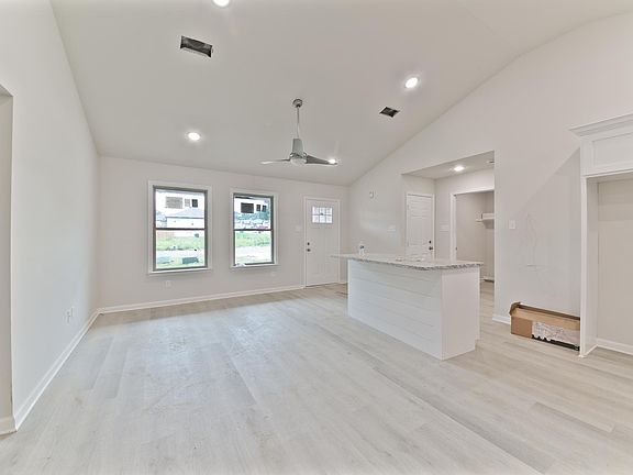 4th image of 16 Bobby Eugene Dr