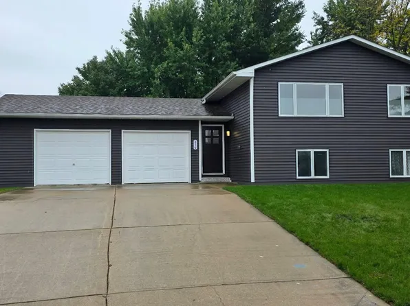 216 2nd St NE, Clarks Grove, MN 56016