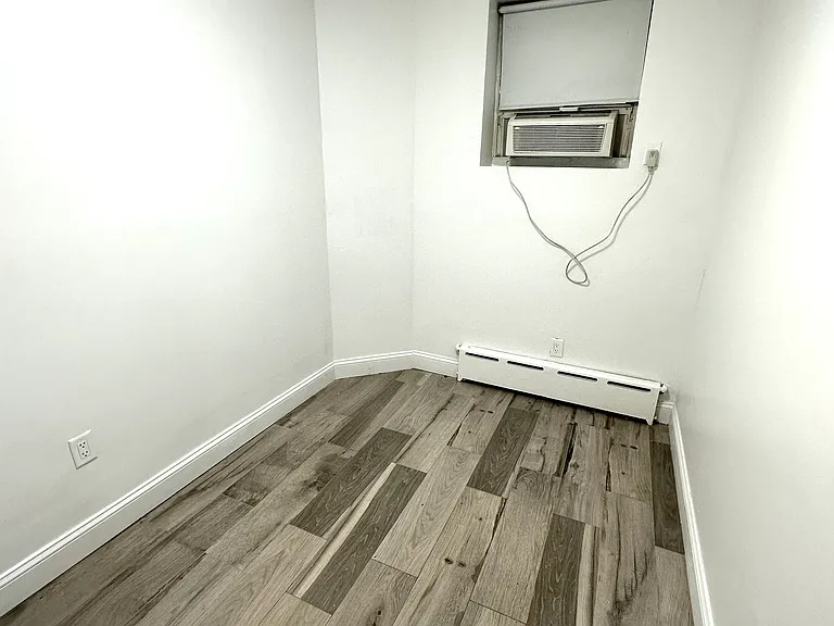 320 E 6th St #CH — Photo 16