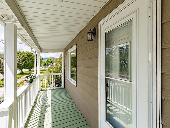 2nd image of 6109 Redruth St