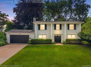 24132 Saint Mary Ct, Farmington, MI 48336