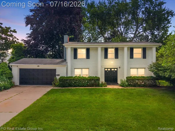 24132 Saint Mary Ct, Farmington, MI 48336