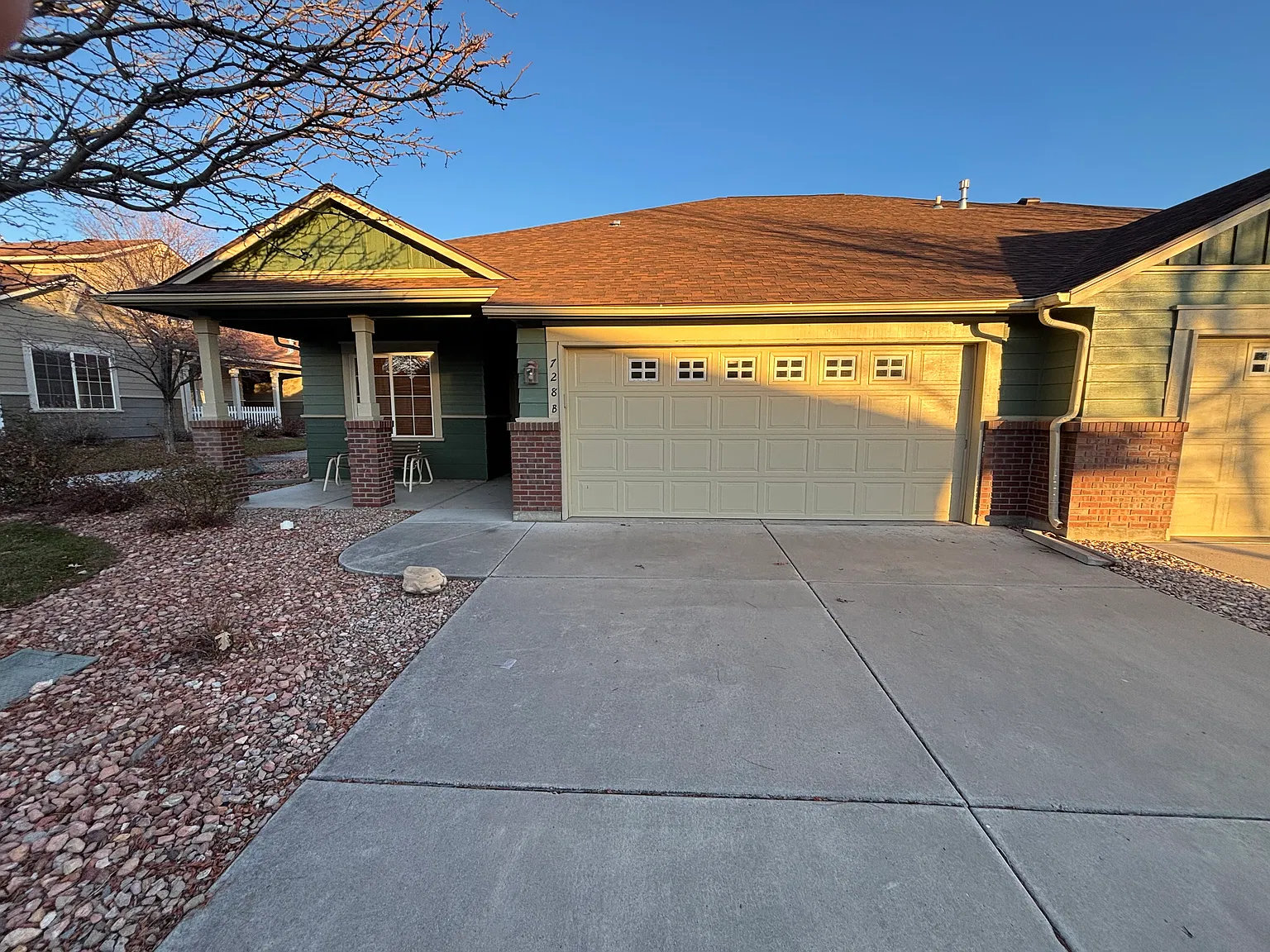 3 bed, 1627 sqft, $2,100 — Photo 2