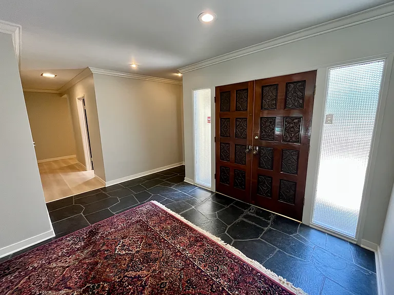 16641 Park Lane Cir — Photo 29