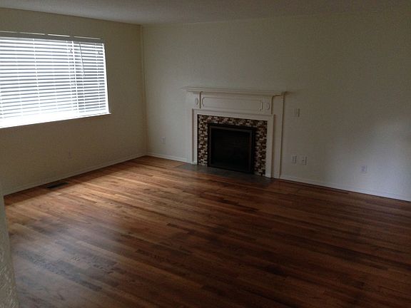 fireplace/living room