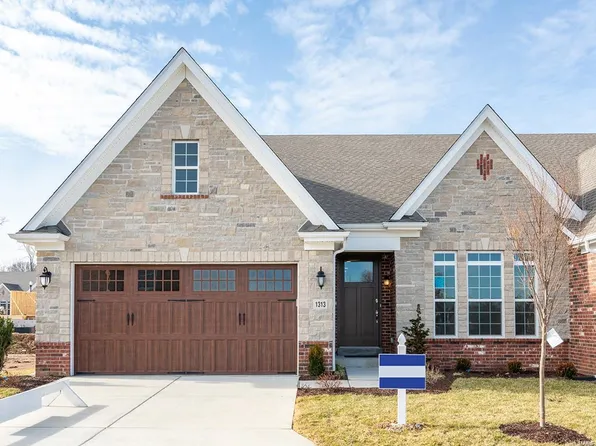 1315 Cordata Dr, Saint Louis, MO 63131