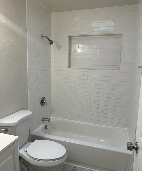 2111 E Sunland Vis — Photo 8