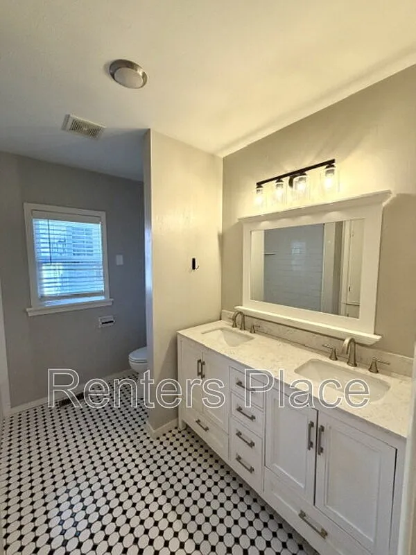 2 bed, 1.0 bath, 1200 sqft, $1,595 — Photo 4