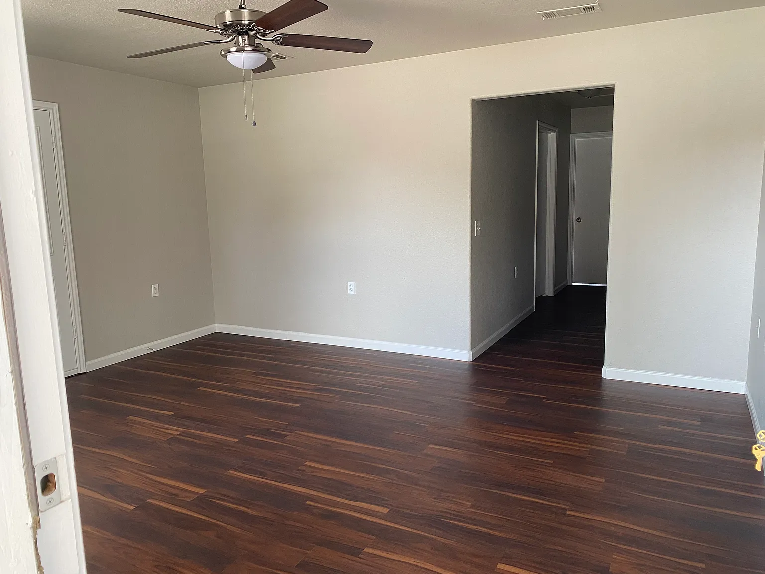 3 bed, 1040 sqft, $1,650 — Photo 4