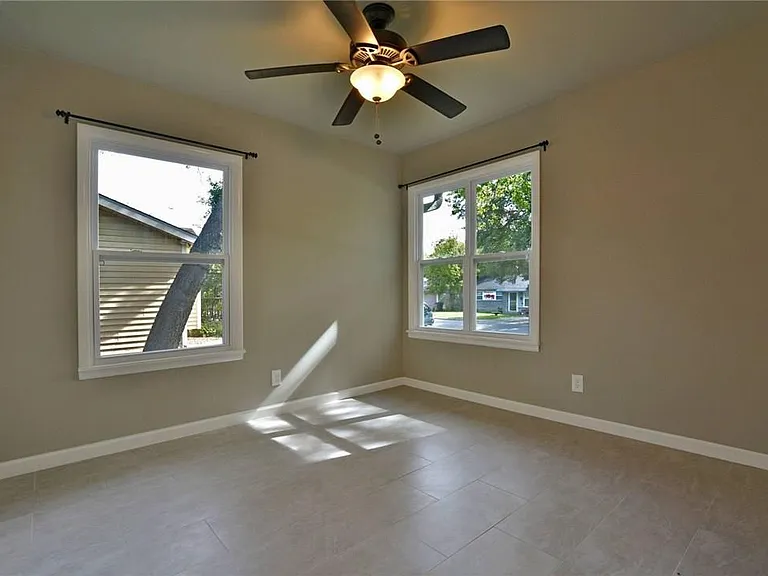 1408 Broadmoor Dr — Photo 10