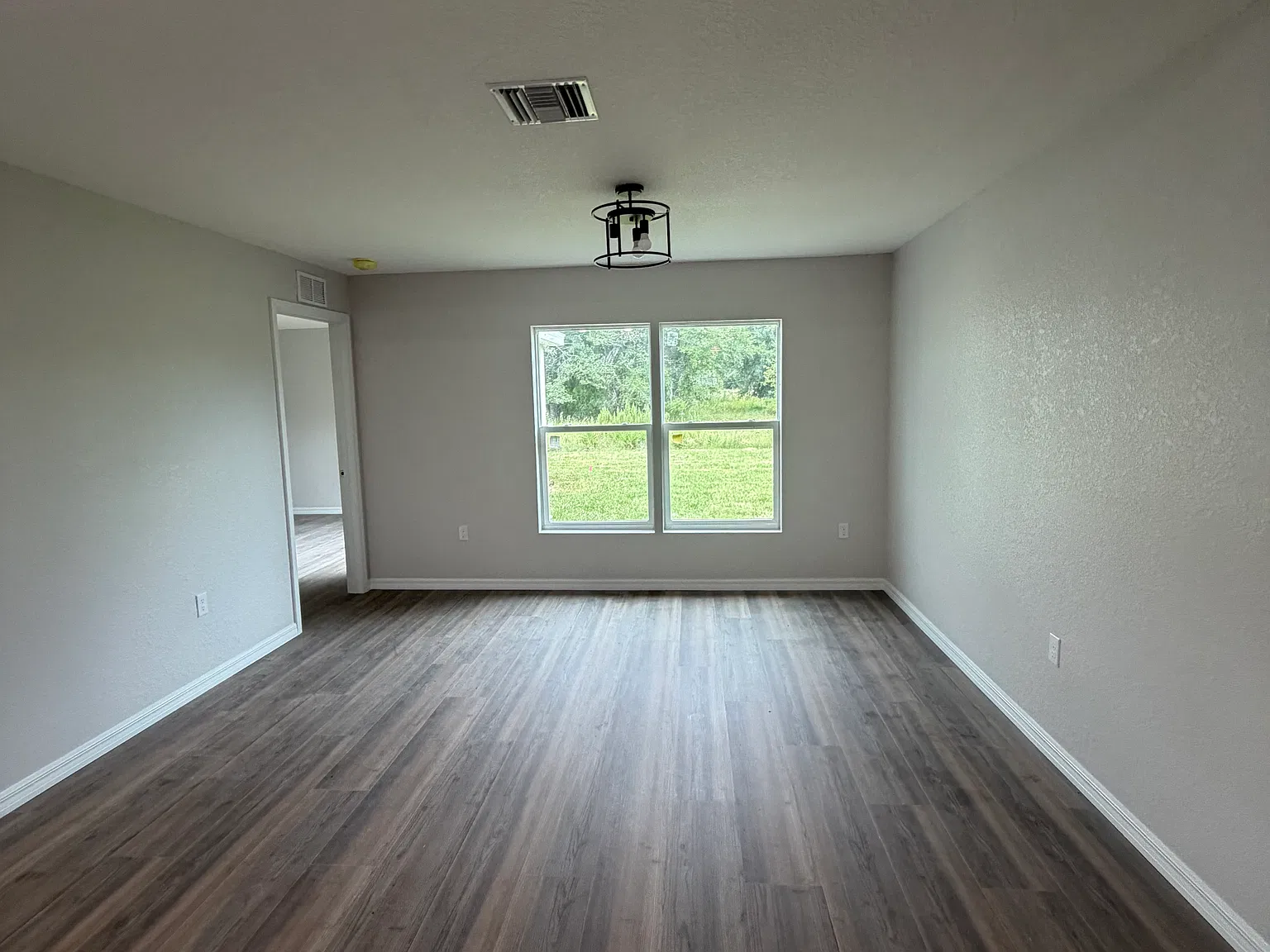 4 bed, $2,700 — Photo 4