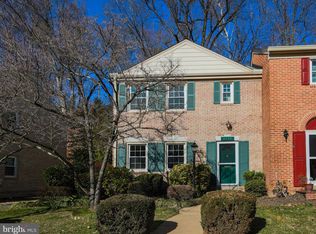 9738 Cardinal Rd, Fairfax, VA 22030