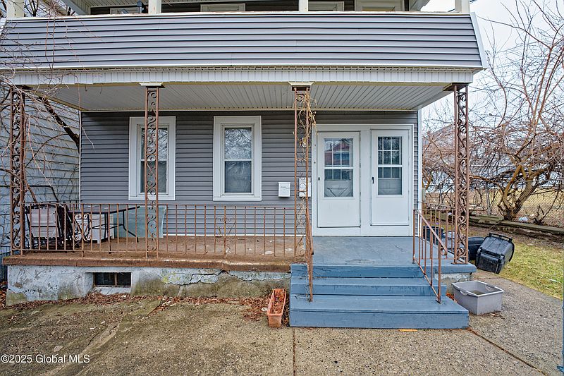 4th image of 555 Florence Street