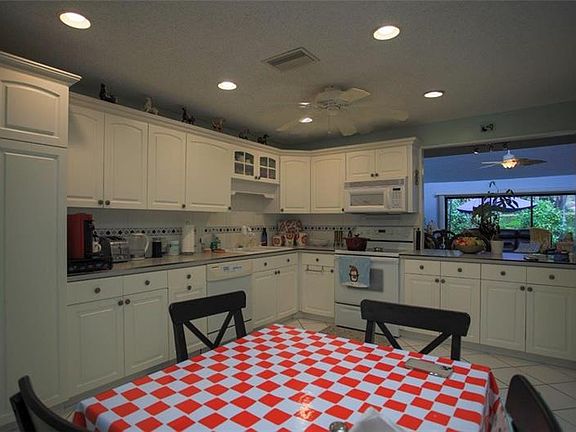 3rd image of 1873 Wildwood Ln N #1873
