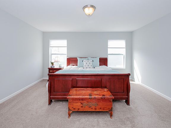3rd image of 59256 Silvergrass Dr