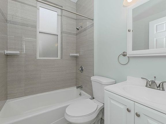 3rd image of 380 Baldwin Ave APT 3L