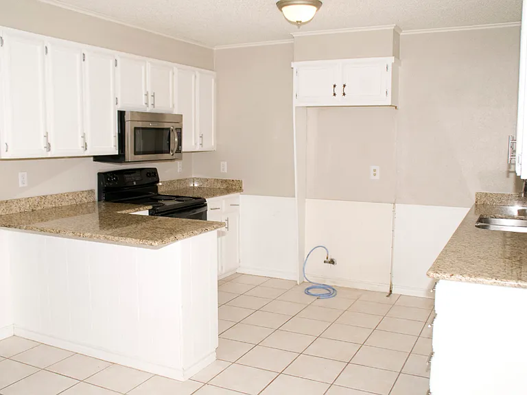 1344 Inglewood Dr — Photo 5