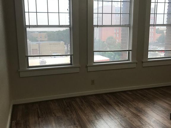 2nd image of 530 7th St APT 203