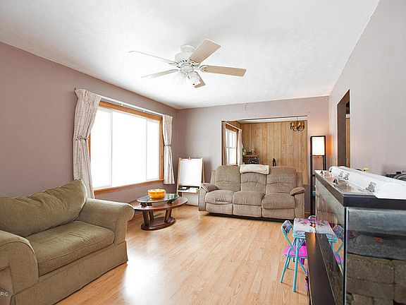 5th image of 239 Lois Dr