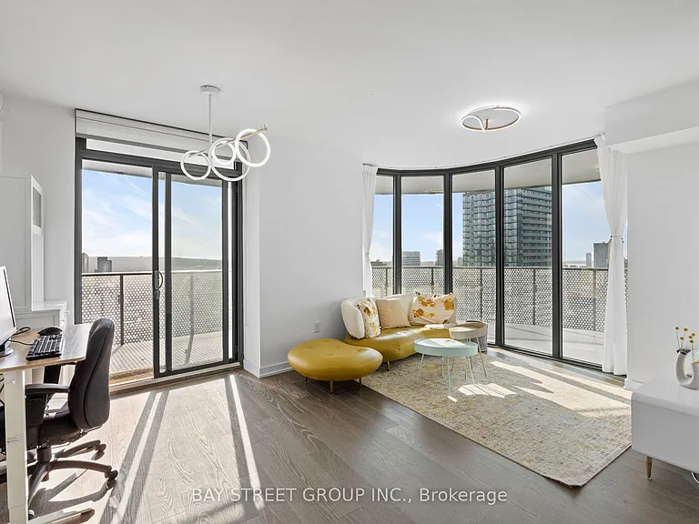 11 Wellesley St W #4202 — Photo 1