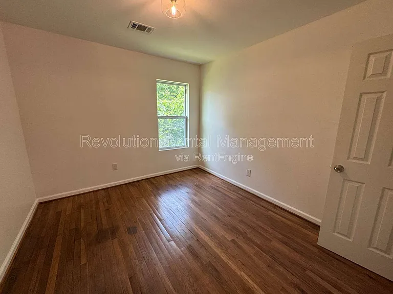 32 Hillcrest Dr SE — Photo 12