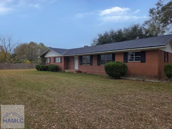 1455 Seckinger St, Glennville, GA 30427