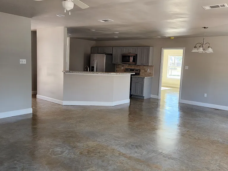 39739 Weaver Ln — Photo 3