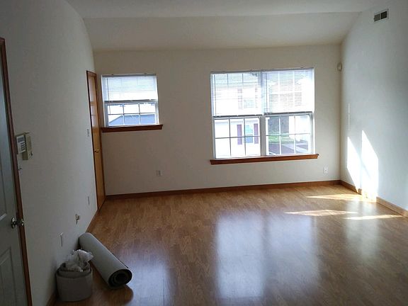 2nd image of 103 New Hurbane St #C