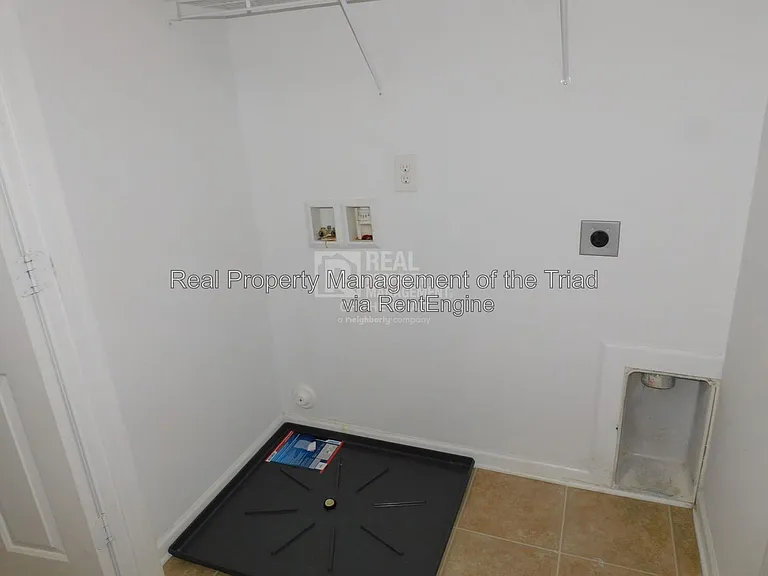 8 Rockport Ct — Photo 10