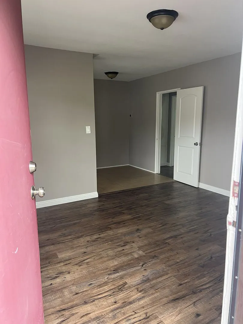 J5031 — Photo 2