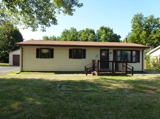 9 Tartar Ct, Clinton, IL 61727