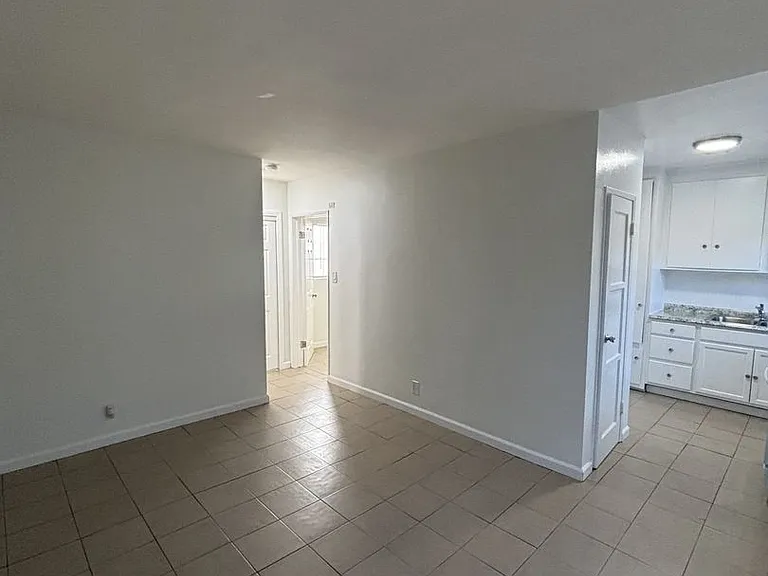 14129 Vanowen St — Photo 18