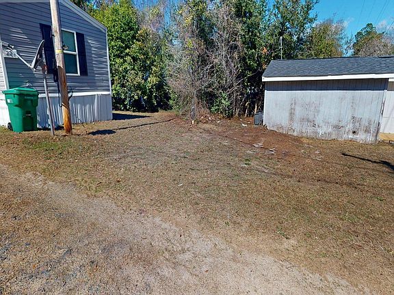 3rd image of 225 & 227 Hudson Rd