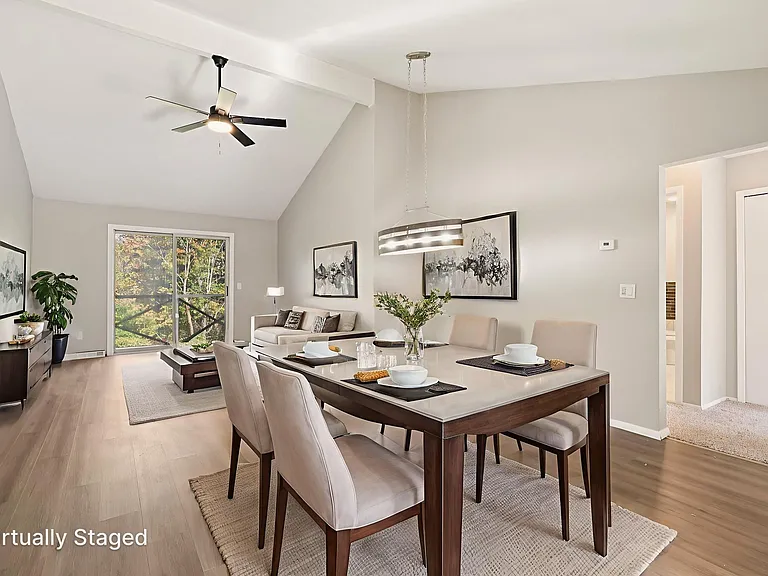 209 Greenbriar Ct — Photo 3