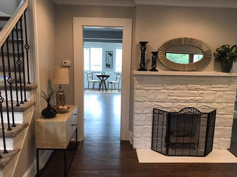 2nd image of 365 Hanford St
