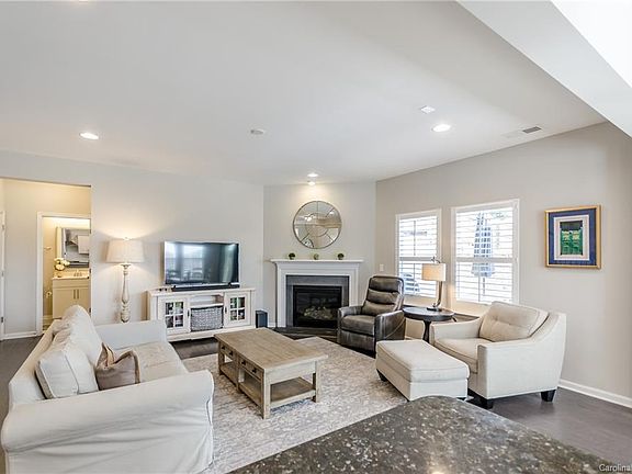 5th image of 3058 Carriage Oak Way
