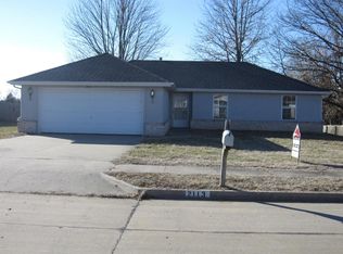 2113 Callaway Dr, Columbia, MO 65202
