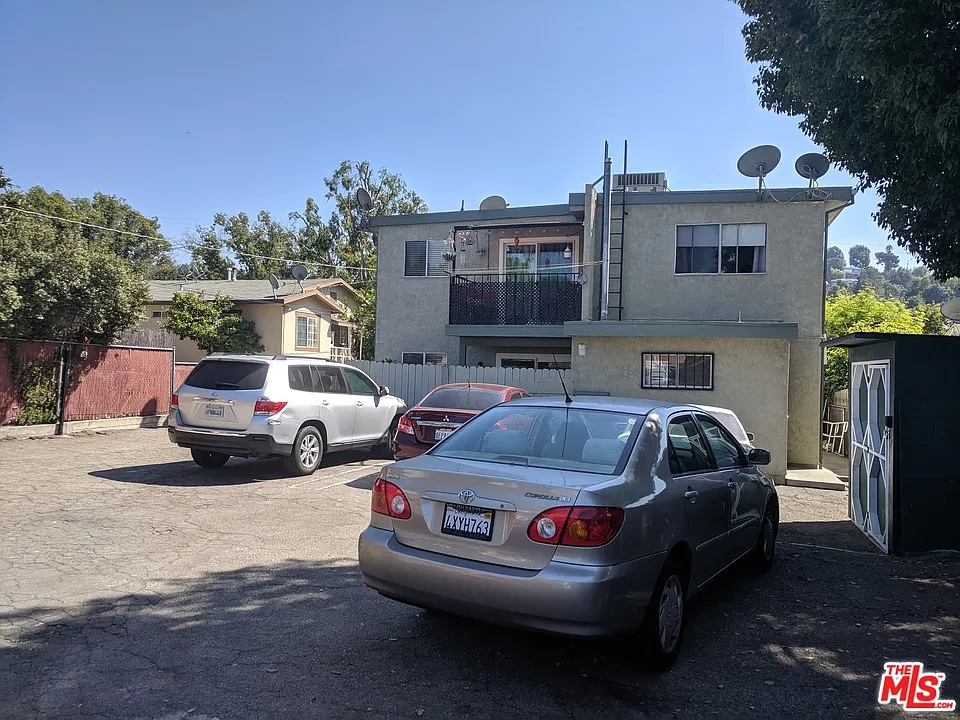 Building Photo 4