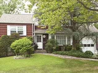 17 Ascot Rd, Yonkers, NY 10710