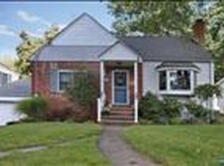 17 Oswego Ave, Oakland, NJ 07436