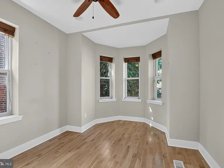2336 W Thompson St — Photo 13