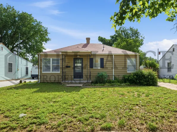 2242 S Laura Ave, Wichita, KS 67211