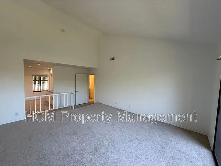 19 Viejo — Photo 13